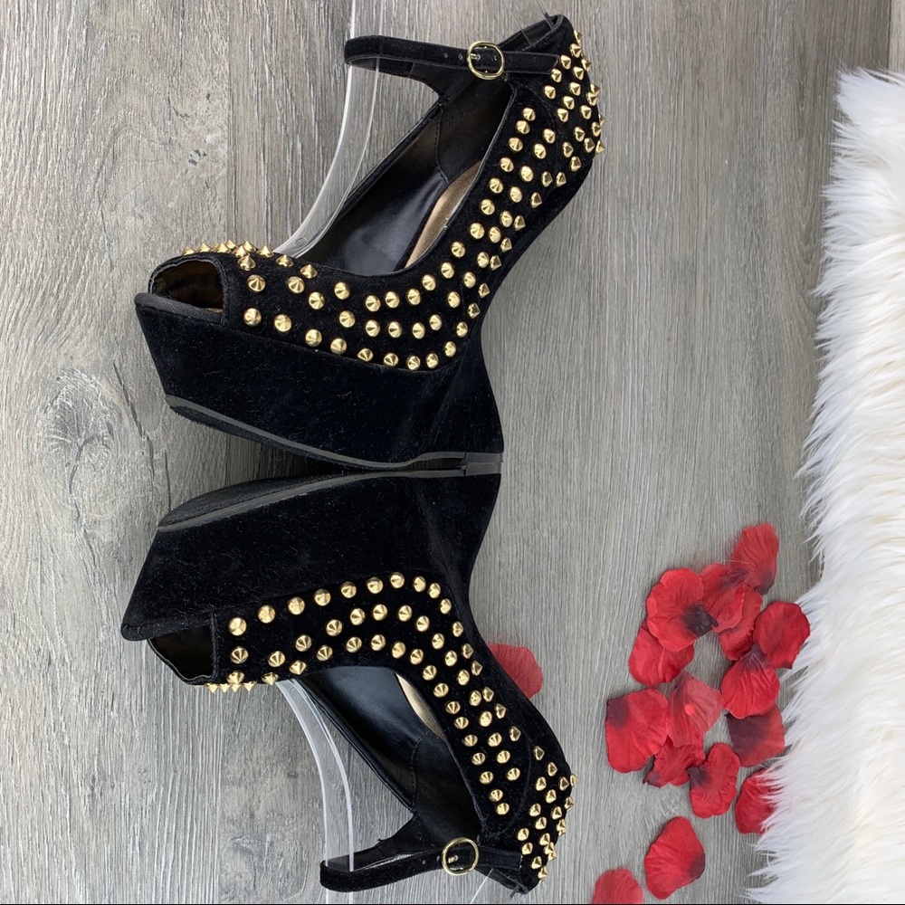 Steve Madden Gamblee Spike Peep Toe Platform Pumps - Picture 5 of 8